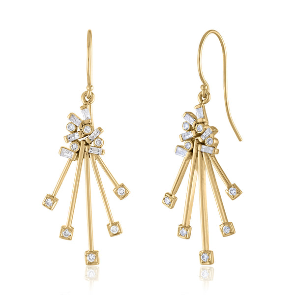 Sparkler earrings with round and baguette diamonds in 14K hold