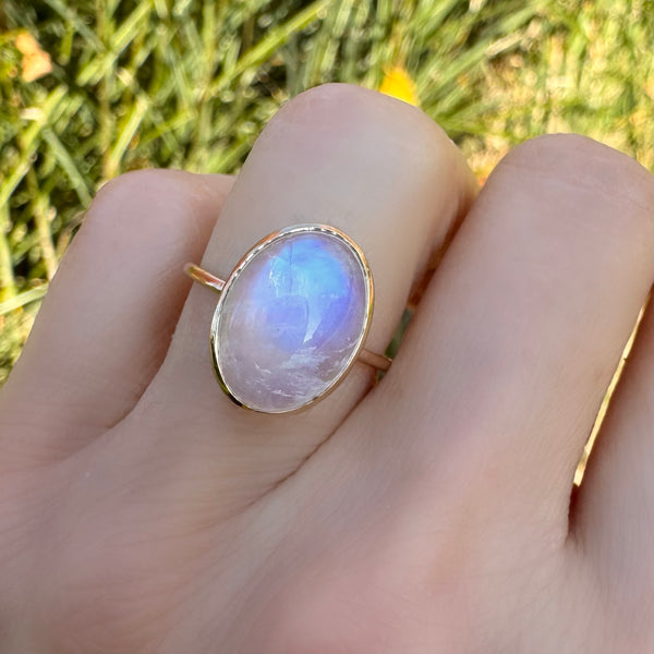 MOONSTONE CABOCHON RING