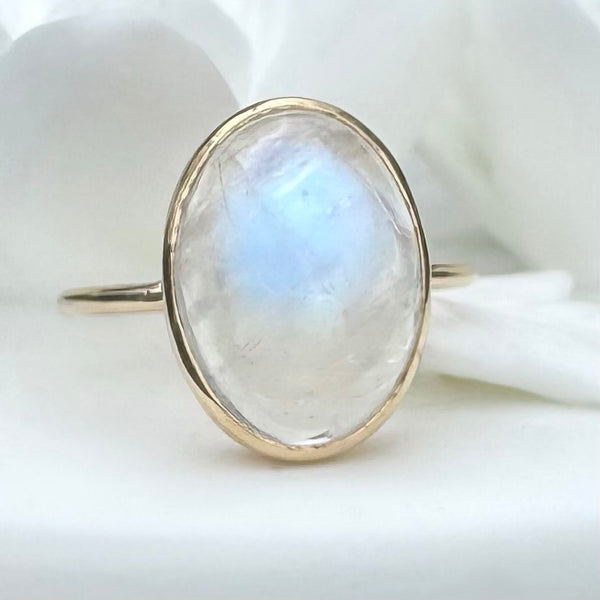 MOONSTONE CABOCHON RING