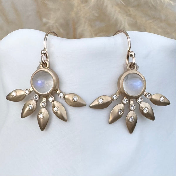 COROLLA MOONSTONE EARRINGS WITH DIAMONDS