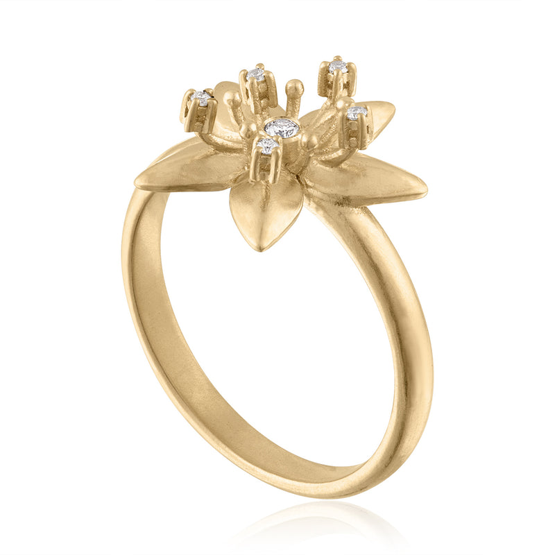 FLOWER RING IN 14K GOLD WITH DIAMONDS