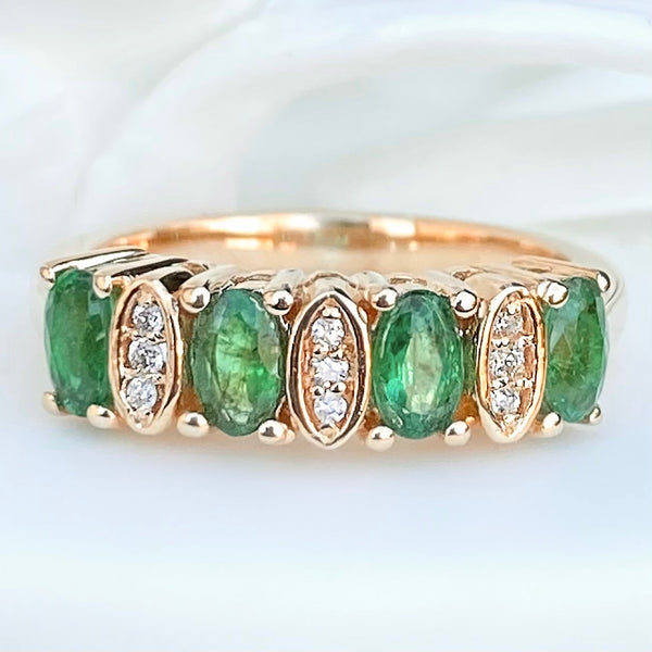 EMERALD AND DIAMOND RING